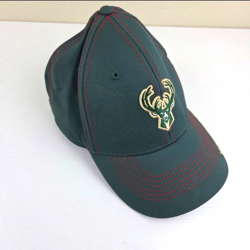 Milwaukee Bucks Hat Cap Green‎ NBA Fitted M-L
